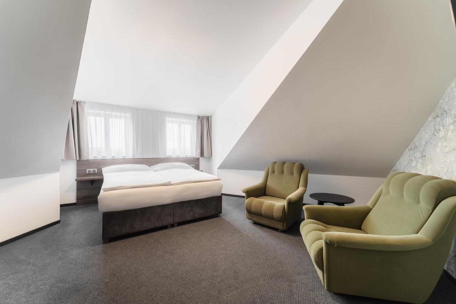 Victoria Hotel 4*